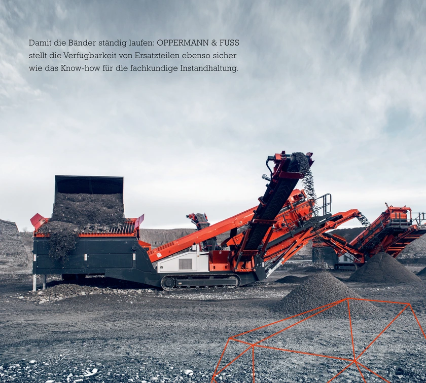 Hero scene: mobile crushers in quarry with O&P claim and wireframe graphic